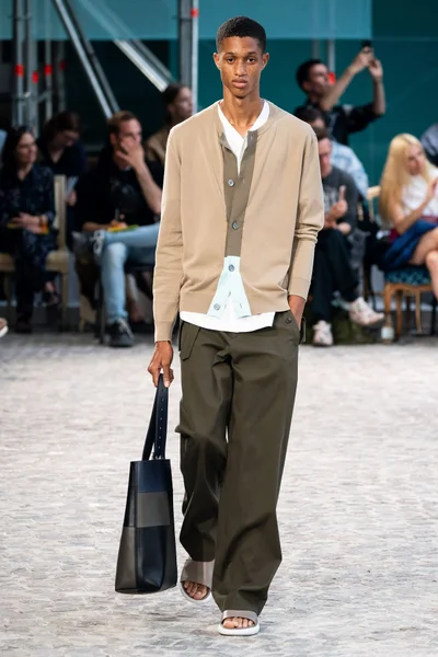 Look 2